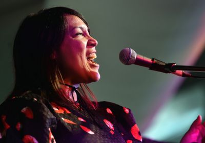 Kate Ceberano entertains guests at the TAB Melbourne Cup Lunch.