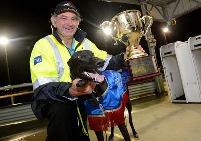 Dundee Osprey with Geoff Scott-Smith following their Sale Cup win in 2016