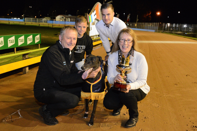 Wendy Neocleous with the Sapphire Crown trophy